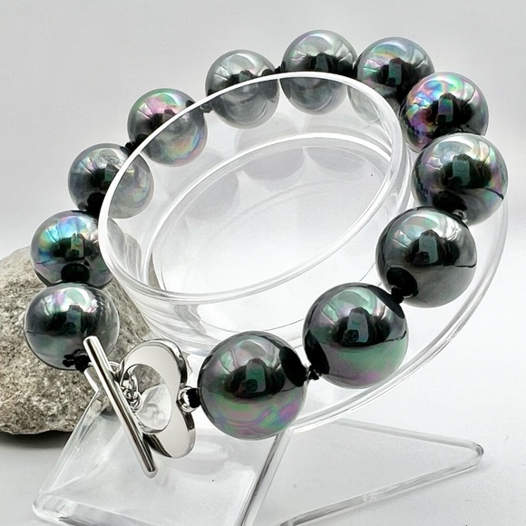 SHELL PEARL BRACELET - Picture 1 of 8